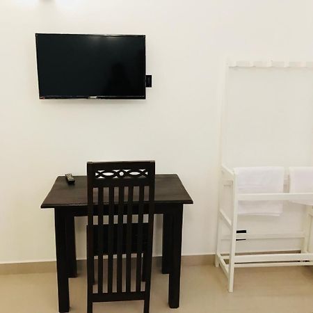 Royal White Tourist Rest Hotel Anuradhapura Luaran gambar