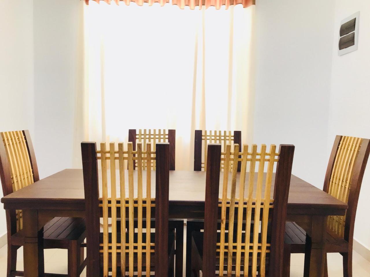 Royal White Tourist Rest Hotel Anuradhapura Luaran gambar