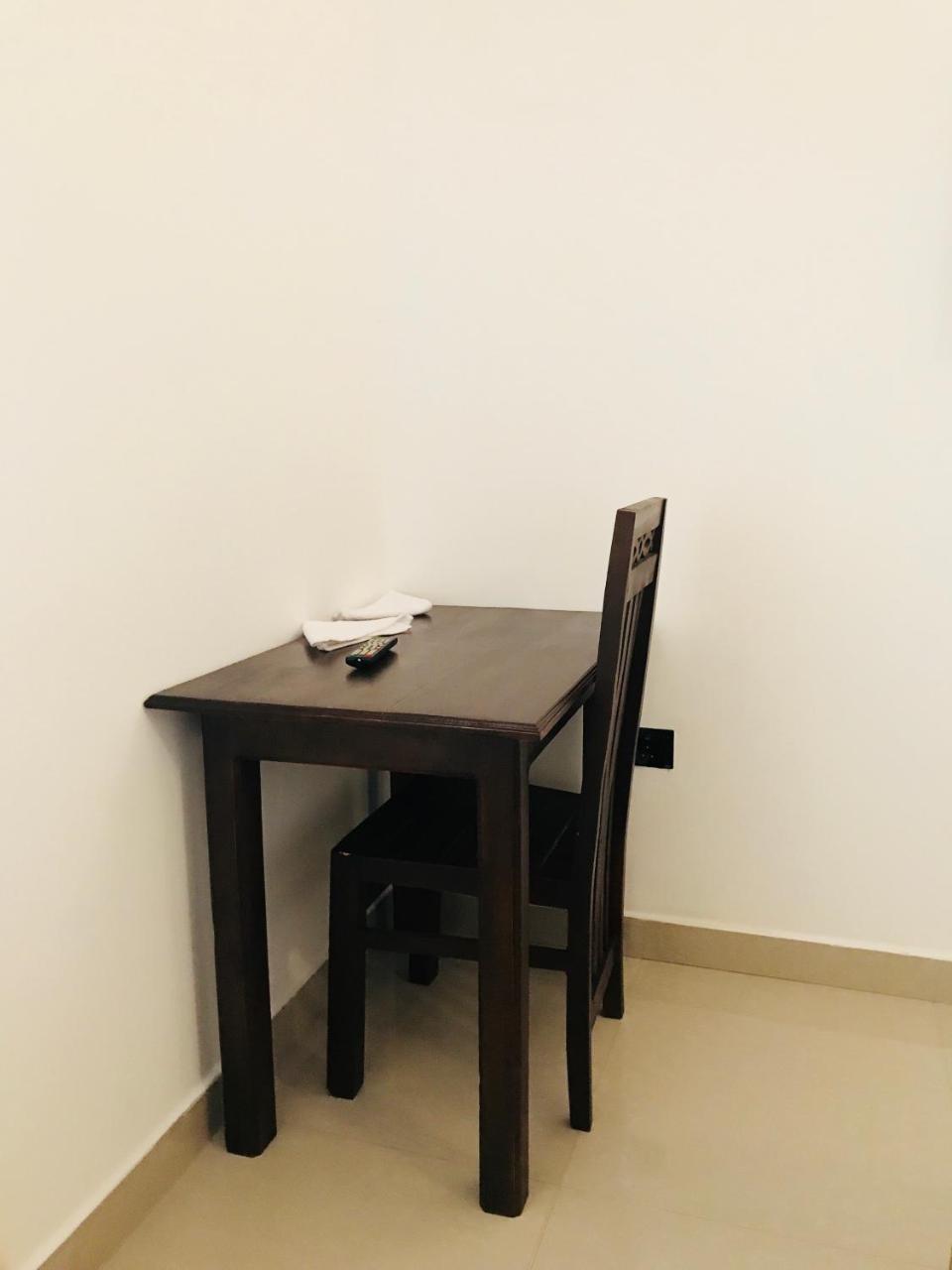 Royal White Tourist Rest Hotel Anuradhapura Luaran gambar