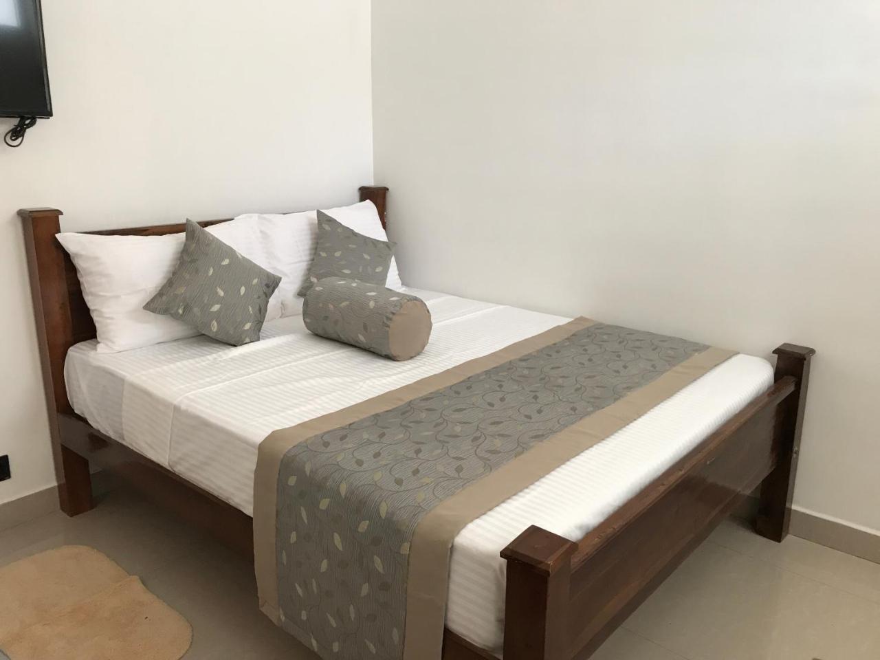 Royal White Tourist Rest Hotel Anuradhapura Luaran gambar