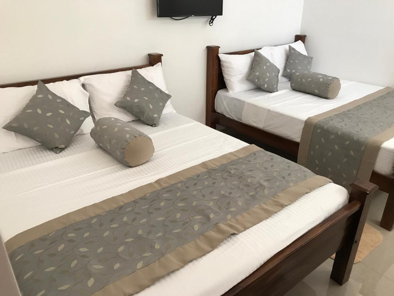 Royal White Tourist Rest Hotel Anuradhapura Luaran gambar