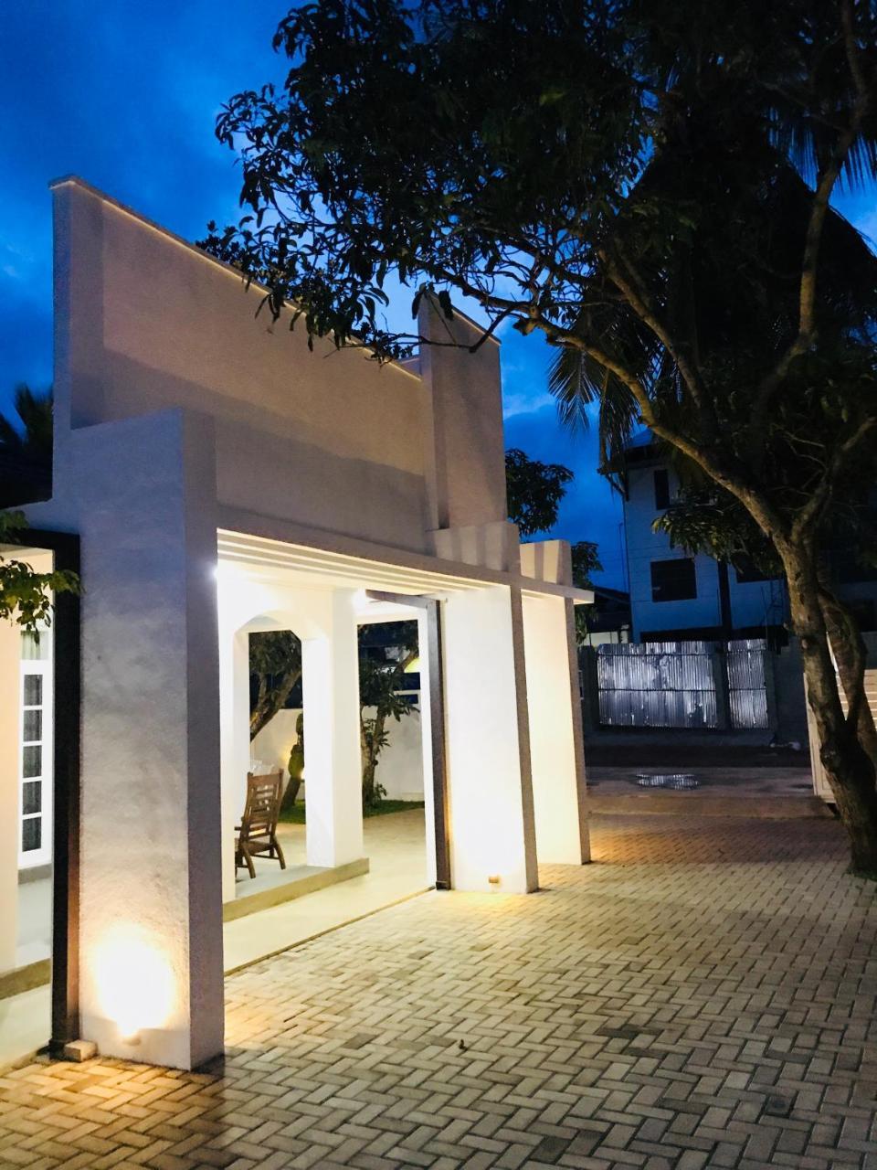 Royal White Tourist Rest Hotel Anuradhapura Luaran gambar
