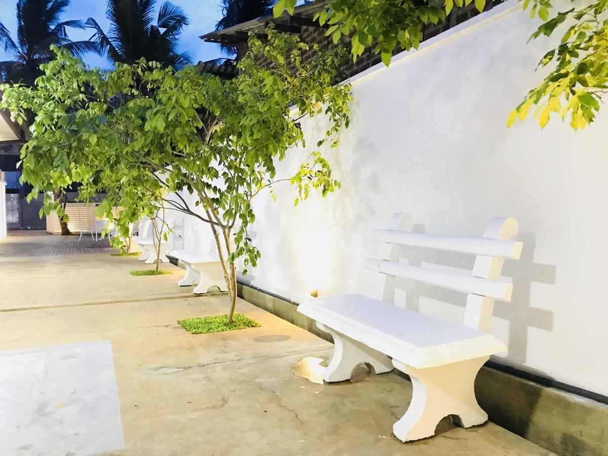 Royal White Tourist Rest Hotel Anuradhapura Luaran gambar