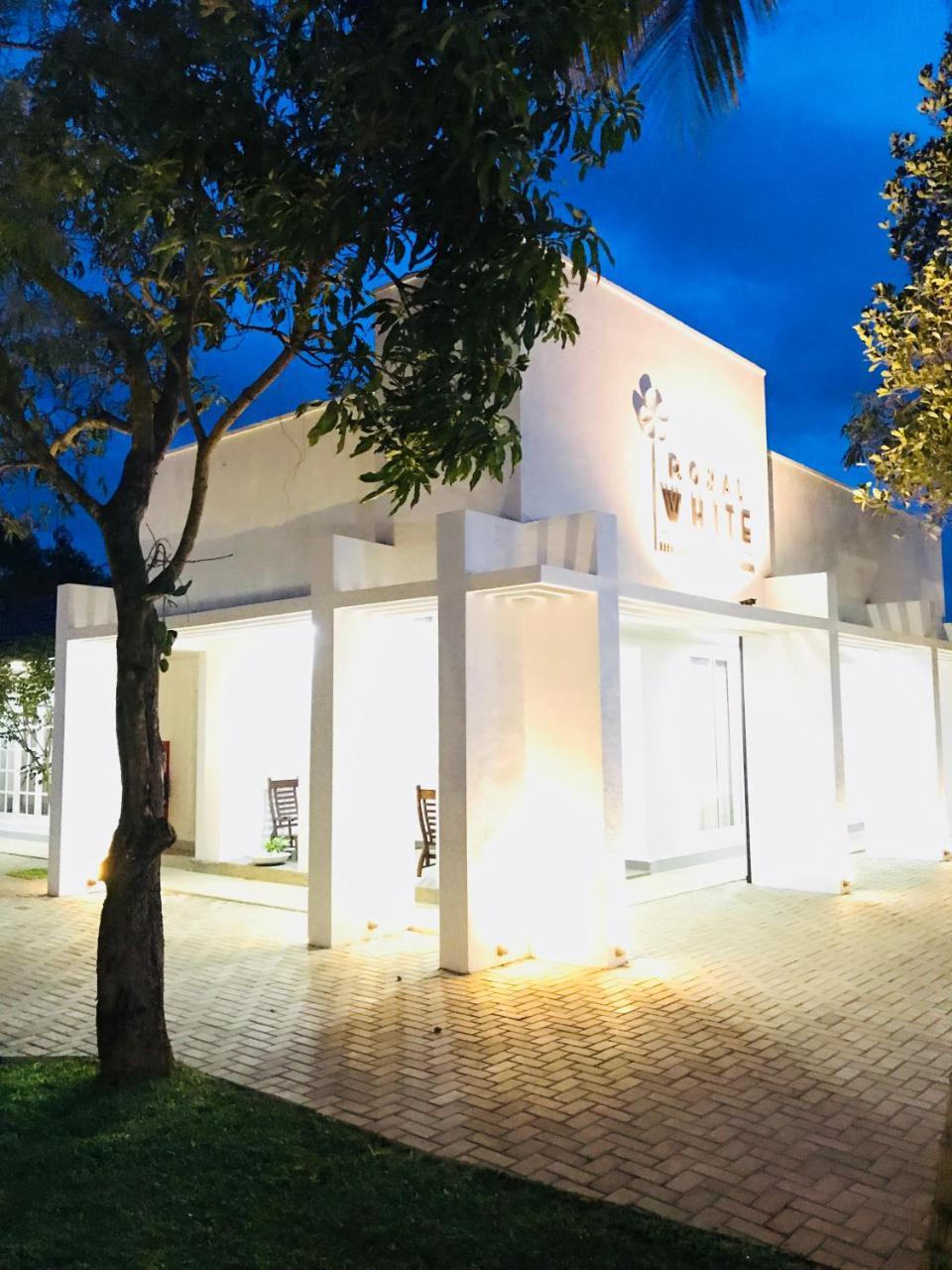 Royal White Tourist Rest Hotel Anuradhapura Luaran gambar