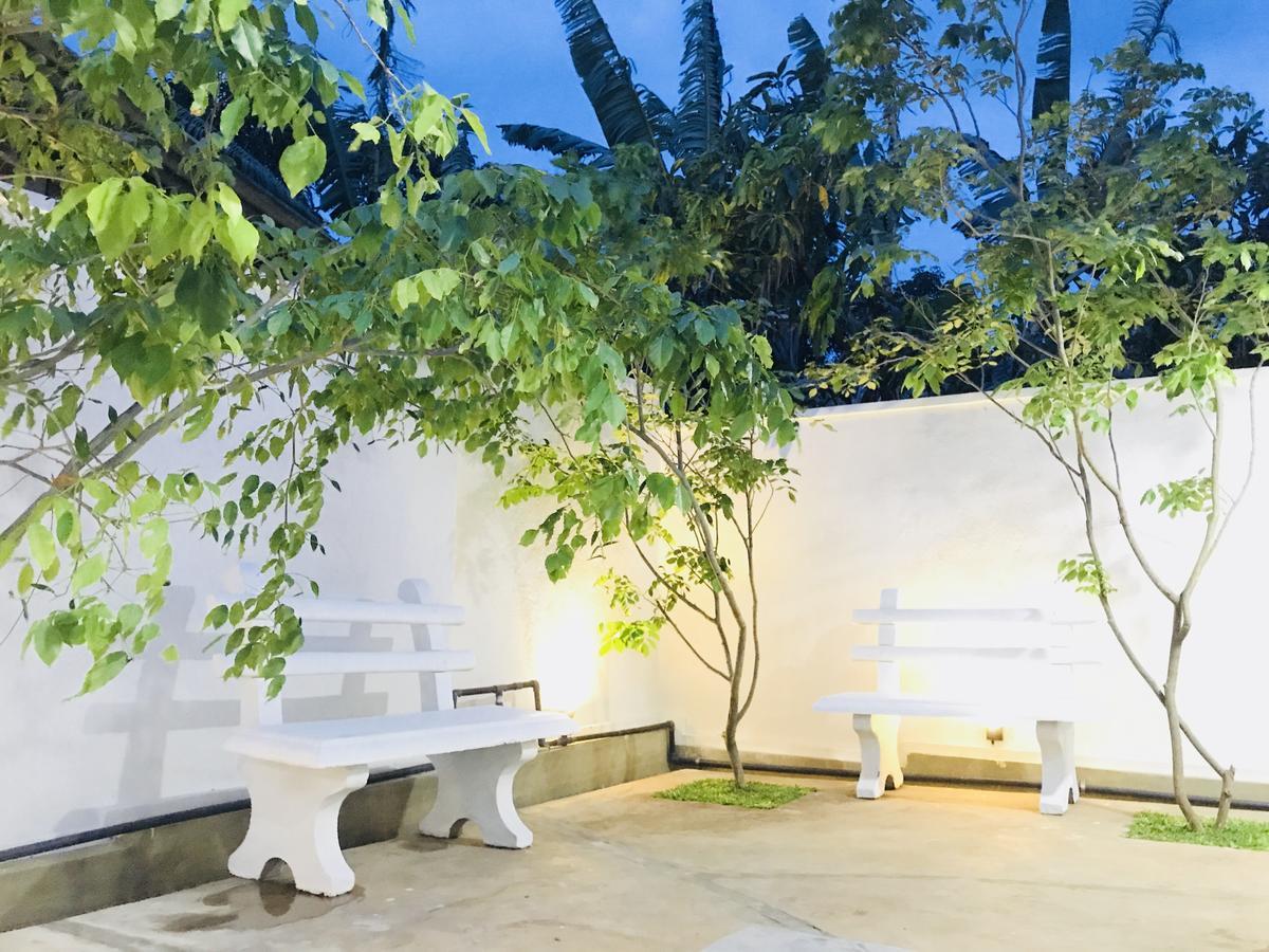 Royal White Tourist Rest Hotel Anuradhapura Luaran gambar