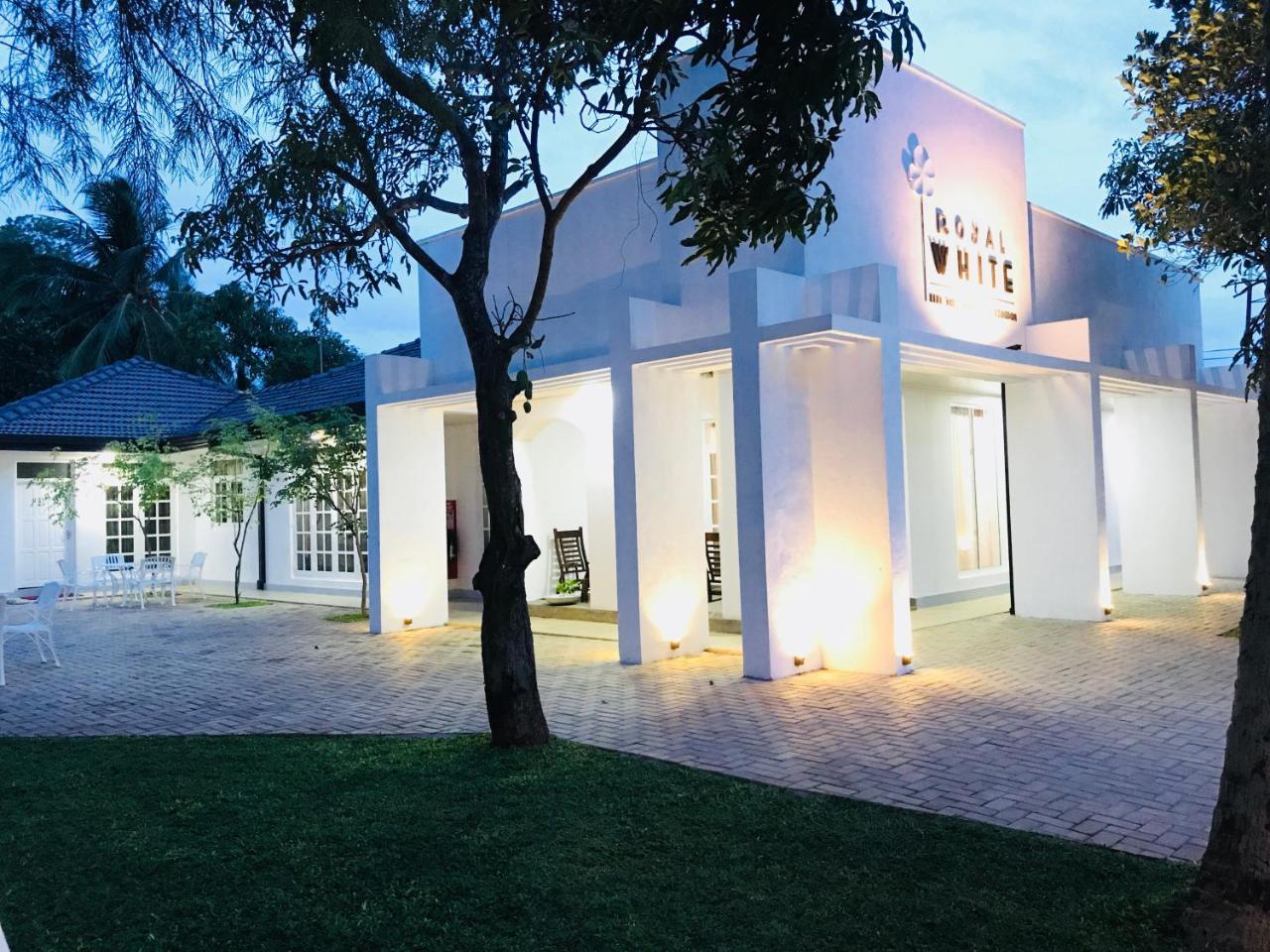 Royal White Tourist Rest Hotel Anuradhapura Luaran gambar