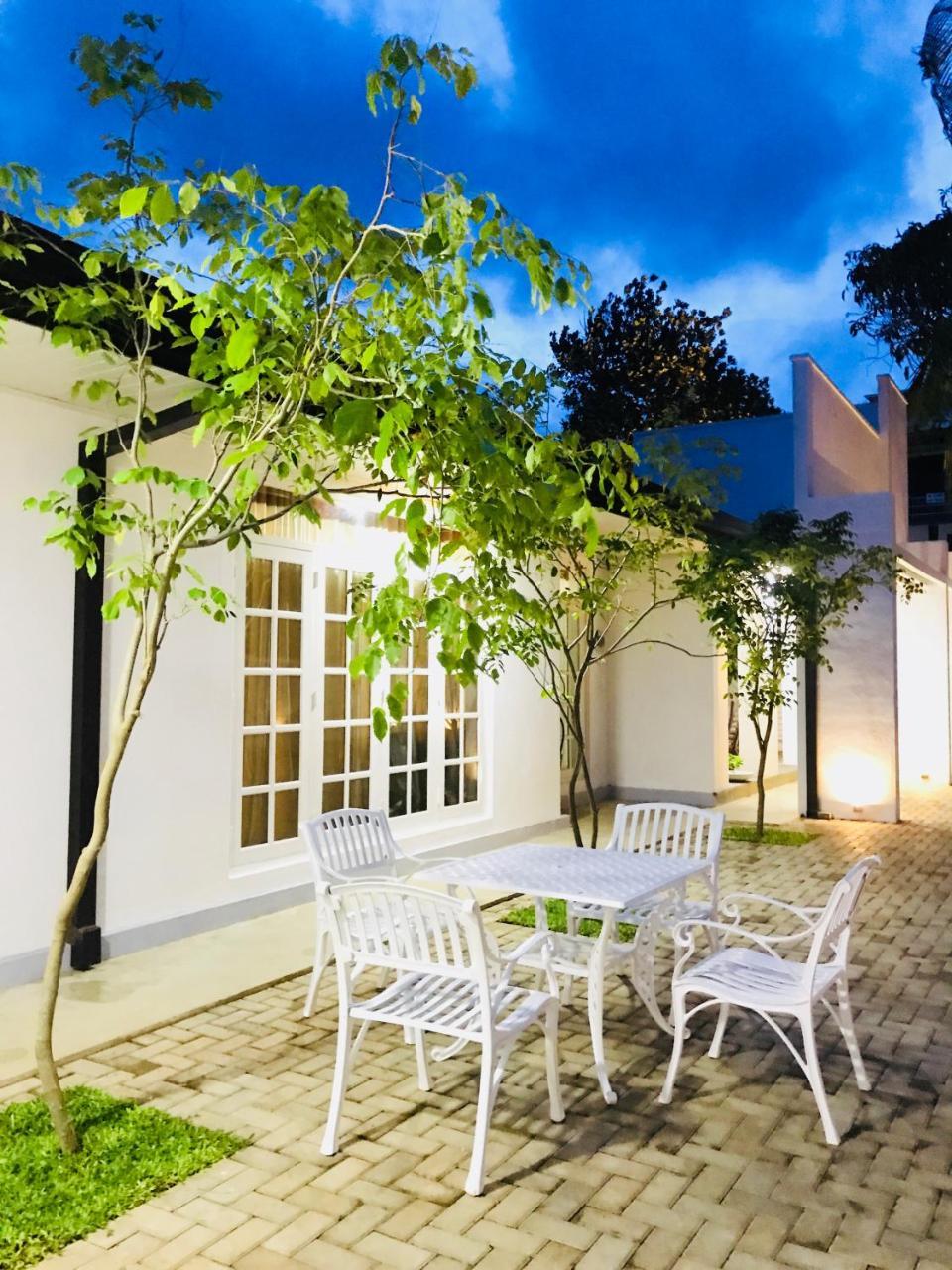 Royal White Tourist Rest Hotel Anuradhapura Luaran gambar