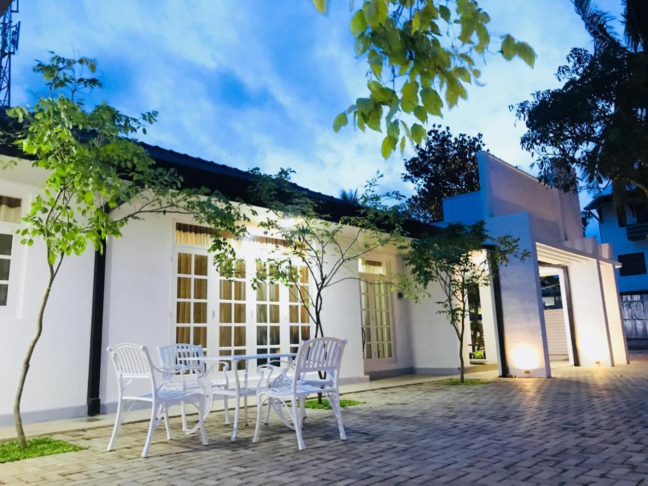 Royal White Tourist Rest Hotel Anuradhapura Luaran gambar