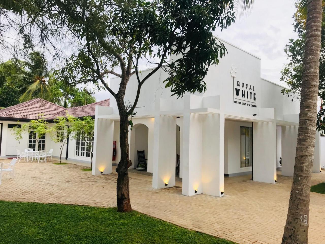 Royal White Tourist Rest Hotel Anuradhapura Luaran gambar